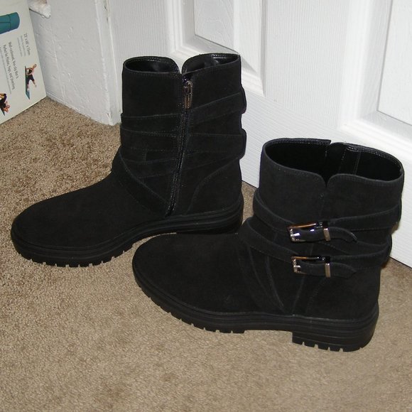 NEW size 8.5 Vince Camuto Black Suede Ankle boots - Picture 2 of 11